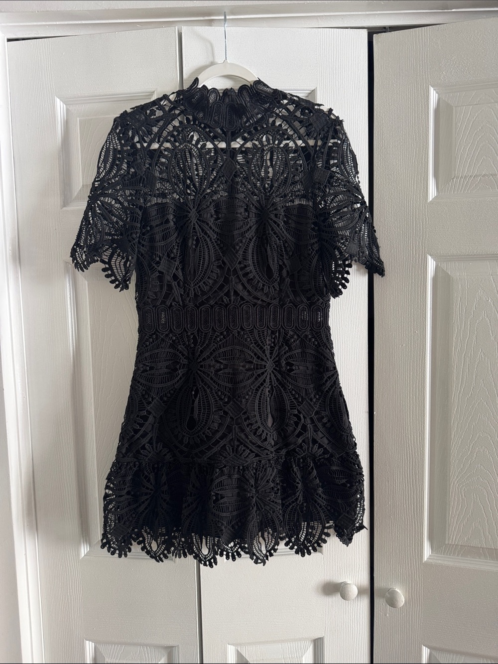 Saylor Black Lace Short Sleeve Fit-and-Flare Dress size m